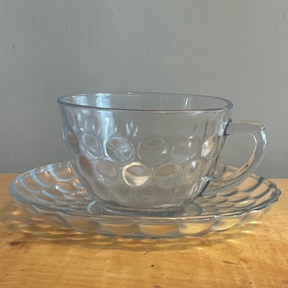 Vintage bubble glass teacup and saucer - Picture 2 of 5